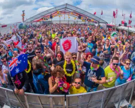 Live festival feed moment